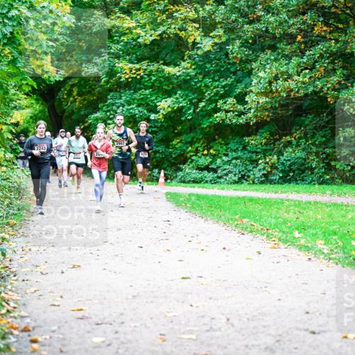 12.10.2025 - Bramfelder Halbmarathon 2025 Dr. Thomas Lammeyer http://msf.ph/oto/9354669 12.10.2025 10:51:05 Laufen 2243, 20, 2751, 2962 meine-sportfotos.de