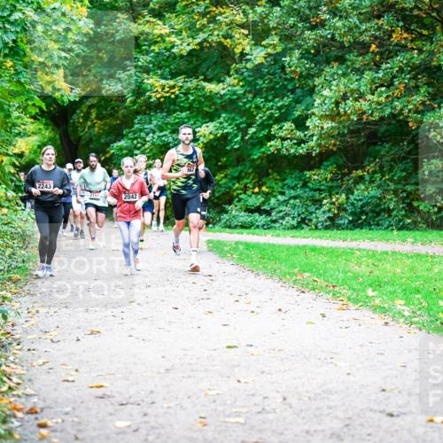 12.10.2025 - Bramfelder Halbmarathon 2025 Dr. Thomas Lammeyer http://msf.ph/oto/9354673 12.10.2025 10:51:06 Laufen 2243, 2751, 2042 meine-sportfotos.de