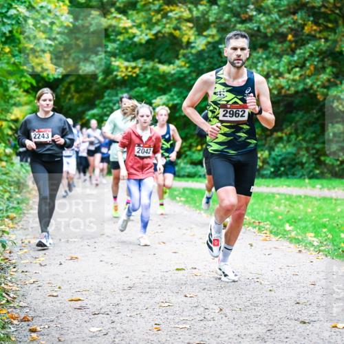 12.10.2025 - Bramfelder Halbmarathon 2025 Dr. Thomas Lammeyer http://msf.ph/oto/9354689 12.10.2025 10:51:08 Laufen 2243, 2042, 2962 meine-sportfotos.de