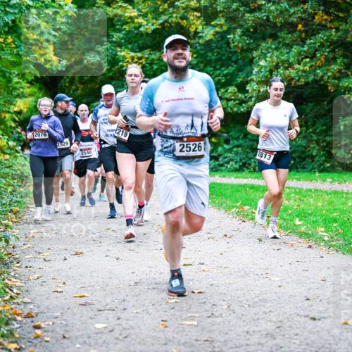 12.10.2025 - Bramfelder Halbmarathon 2025 Dr. Thomas Lammeyer http://msf.ph/oto/9354718 12.10.2025 10:51:13 Laufen 2076, 2929, 2540, 219, 05, 11, 2, 2526, 2813 meine-sportfotos.de