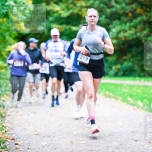 12.10.2025 - Bramfelder Halbmarathon 2025 Dr. Thomas Lammeyer http://msf.ph/oto/9354726 12.10.2025 10:51:14 Laufen 2219, 1313, 17 meine-sportfotos.de