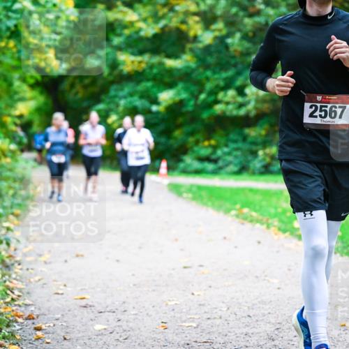 12.10.2025 - Bramfelder Halbmarathon 2025 Dr. Thomas Lammeyer http://msf.ph/oto/9354781 12.10.2025 10:51:23 Laufen 2567 meine-sportfotos.de