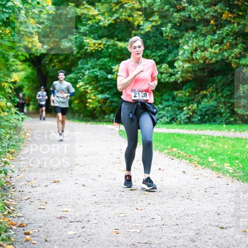 12.10.2025 - Bramfelder Halbmarathon 2025 Dr. Thomas Lammeyer http://msf.ph/oto/9354833 12.10.2025 10:51:33 Laufen 2120 meine-sportfotos.de