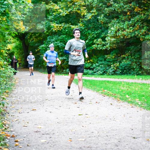 12.10.2025 - Bramfelder Halbmarathon 2025 Dr. Thomas Lammeyer http://msf.ph/oto/9354851 12.10.2025 10:51:35 Laufen 2854 meine-sportfotos.de