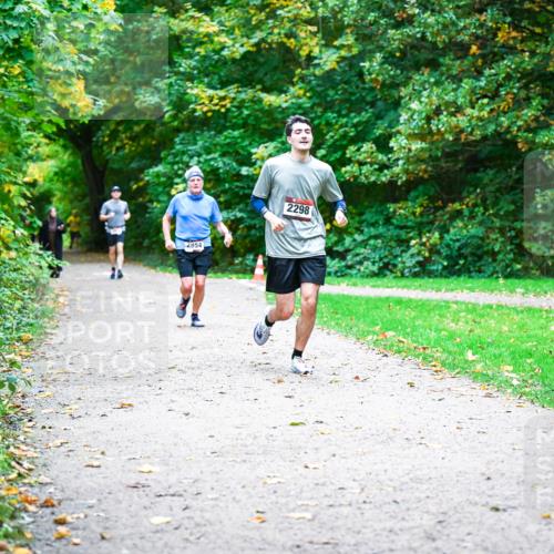 12.10.2025 - Bramfelder Halbmarathon 2025 Dr. Thomas Lammeyer http://msf.ph/oto/9354852 12.10.2025 10:51:35 Laufen 2854, 2298 meine-sportfotos.de