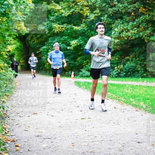 12.10.2025 - Bramfelder Halbmarathon 2025 Dr. Thomas Lammeyer http://msf.ph/oto/9354856 12.10.2025 10:51:36 Laufen 2854, 298 meine-sportfotos.de