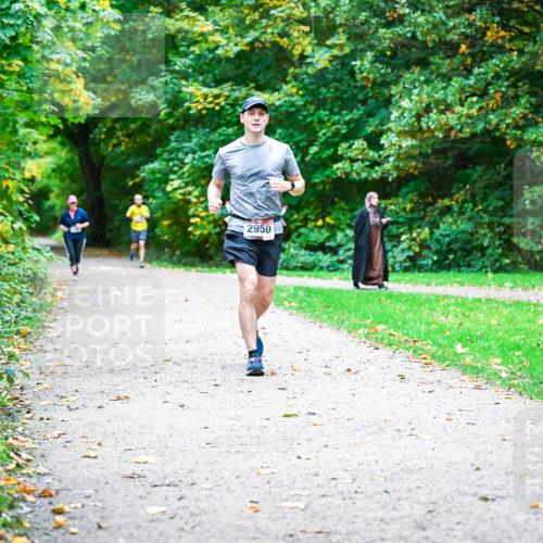 12.10.2025 - Bramfelder Halbmarathon 2025 Dr. Thomas Lammeyer http://msf.ph/oto/9354882 12.10.2025 10:51:44 Laufen 2950 meine-sportfotos.de