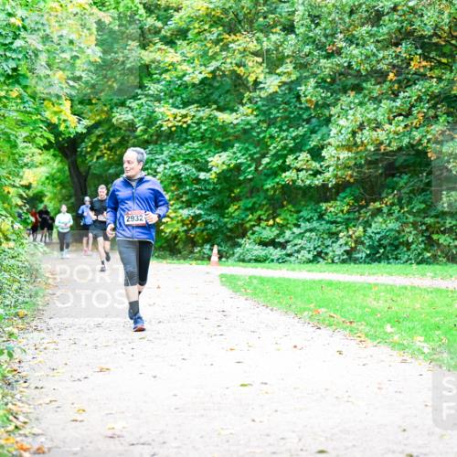 12.10.2025 - Bramfelder Halbmarathon 2025 Dr. Thomas Lammeyer http://msf.ph/oto/9354923 12.10.2025 10:52:03 Laufen 2932 meine-sportfotos.de