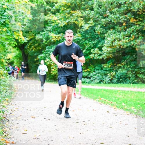 12.10.2025 - Bramfelder Halbmarathon 2025 Dr. Thomas Lammeyer http://msf.ph/oto/9354958 12.10.2025 10:52:10 Laufen 2326 meine-sportfotos.de