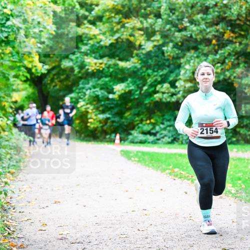 12.10.2025 - Bramfelder Halbmarathon 2025 Dr. Thomas Lammeyer http://msf.ph/oto/9354990 12.10.2025 10:52:15 Laufen 2154 meine-sportfotos.de