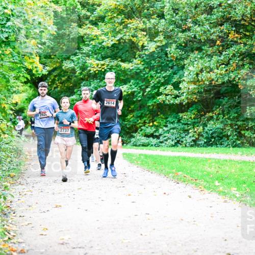 12.10.2025 - Bramfelder Halbmarathon 2025 Dr. Thomas Lammeyer http://msf.ph/oto/9354998 12.10.2025 10:52:21 Laufen 292, 2737, 2614 meine-sportfotos.de