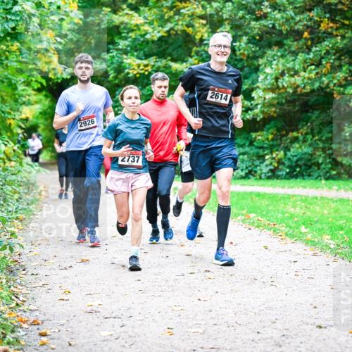 12.10.2025 - Bramfelder Halbmarathon 2025 Dr. Thomas Lammeyer http://msf.ph/oto/9355008 12.10.2025 10:52:23 Laufen 2926, 2737, 2614 meine-sportfotos.de