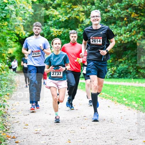 12.10.2025 - Bramfelder Halbmarathon 2025 Dr. Thomas Lammeyer http://msf.ph/oto/9355011 12.10.2025 10:52:23 Laufen 2926, 2737, 2614 meine-sportfotos.de