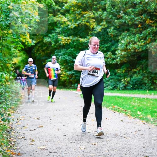 12.10.2025 - Bramfelder Halbmarathon 2025 Dr. Thomas Lammeyer http://msf.ph/oto/9355079 12.10.2025 10:52:36 Laufen 2054, 173 meine-sportfotos.de