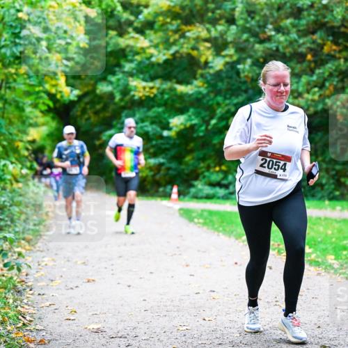 12.10.2025 - Bramfelder Halbmarathon 2025 Dr. Thomas Lammeyer http://msf.ph/oto/9355084 12.10.2025 10:52:37 Laufen 2054, 173 meine-sportfotos.de