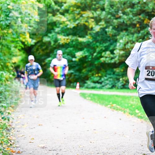 12.10.2025 - Bramfelder Halbmarathon 2025 Dr. Thomas Lammeyer http://msf.ph/oto/9355088 12.10.2025 10:52:38 Laufen 34, 205, 17 meine-sportfotos.de