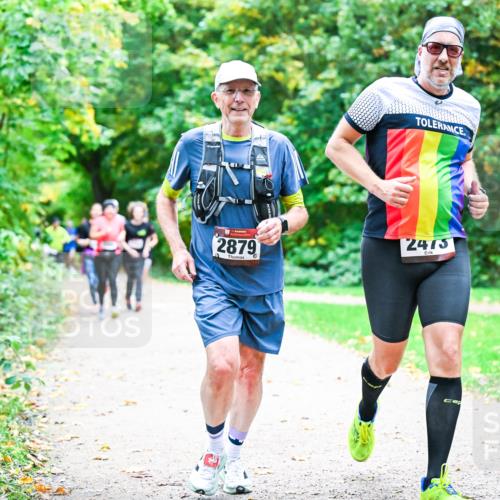 12.10.2025 - Bramfelder Halbmarathon 2025 Dr. Thomas Lammeyer http://msf.ph/oto/9355101 12.10.2025 10:52:41 Laufen 2879, 2475 meine-sportfotos.de