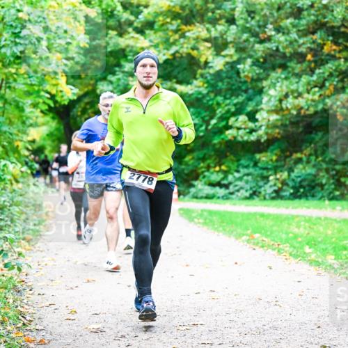 12.10.2025 - Bramfelder Halbmarathon 2025 Dr. Thomas Lammeyer http://msf.ph/oto/9355161 12.10.2025 10:52:52 Laufen 2778 meine-sportfotos.de
