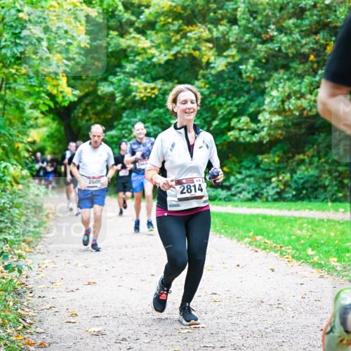 12.10.2025 - Bramfelder Halbmarathon 2025 Dr. Thomas Lammeyer http://msf.ph/oto/9355177 12.10.2025 10:52:55 Laufen 2508, 562, 2814, 304 meine-sportfotos.de