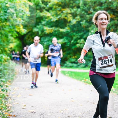 12.10.2025 - Bramfelder Halbmarathon 2025 Dr. Thomas Lammeyer http://msf.ph/oto/9355183 12.10.2025 10:52:56 Laufen 34, 56, 2814 meine-sportfotos.de