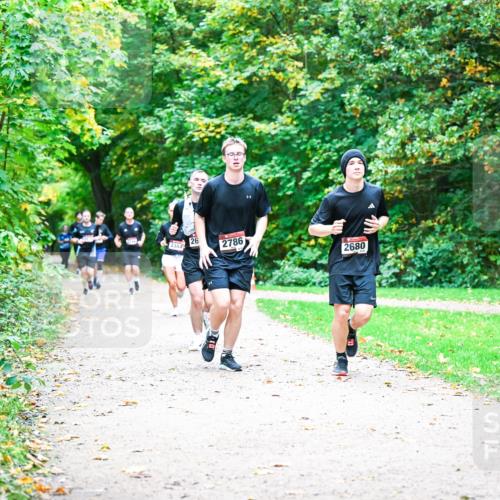12.10.2025 - Bramfelder Halbmarathon 2025 Dr. Thomas Lammeyer http://msf.ph/oto/9355207 12.10.2025 10:52:59 Laufen 2384, 2786, 2680 meine-sportfotos.de