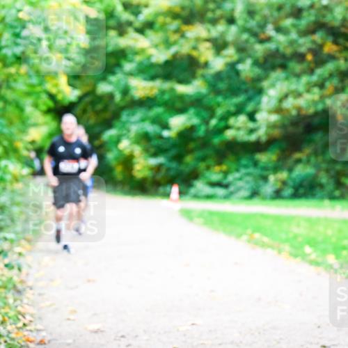 12.10.2025 - Bramfelder Halbmarathon 2025 Dr. Thomas Lammeyer http://msf.ph/oto/9355244 12.10.2025 10:53:05 Laufen  meine-sportfotos.de