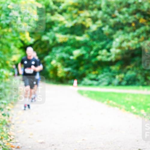 12.10.2025 - Bramfelder Halbmarathon 2025 Dr. Thomas Lammeyer http://msf.ph/oto/9355245 12.10.2025 10:53:05 Laufen  meine-sportfotos.de