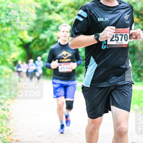 12.10.2025 - Bramfelder Halbmarathon 2025 Dr. Thomas Lammeyer http://msf.ph/oto/9355273 12.10.2025 10:53:10 Laufen 264, 34, 2570 meine-sportfotos.de