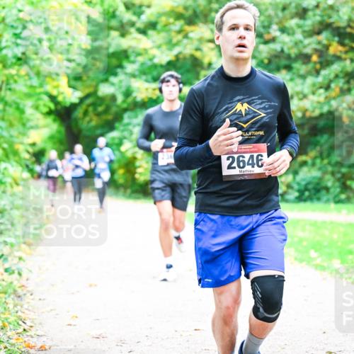 12.10.2025 - Bramfelder Halbmarathon 2025 Dr. Thomas Lammeyer http://msf.ph/oto/9355277 12.10.2025 10:53:10 Laufen 34, 2646 meine-sportfotos.de