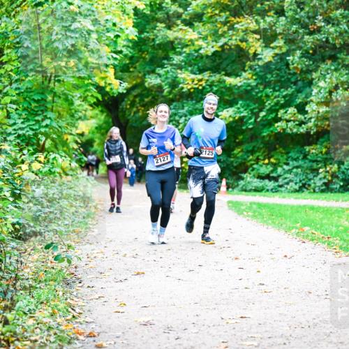 12.10.2025 - Bramfelder Halbmarathon 2025 Dr. Thomas Lammeyer http://msf.ph/oto/9355292 12.10.2025 10:53:17 Laufen 2127, 2125 meine-sportfotos.de