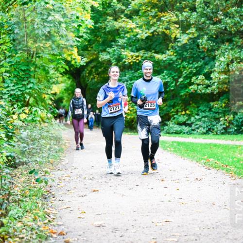 12.10.2025 - Bramfelder Halbmarathon 2025 Dr. Thomas Lammeyer http://msf.ph/oto/9355295 12.10.2025 10:53:17 Laufen 2151, 2127, 2125 meine-sportfotos.de