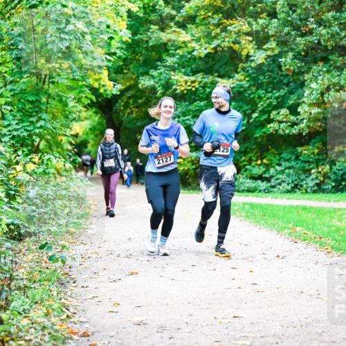 12.10.2025 - Bramfelder Halbmarathon 2025 Dr. Thomas Lammeyer http://msf.ph/oto/9355297 12.10.2025 10:53:18 Laufen 2151, 2127, 125 meine-sportfotos.de