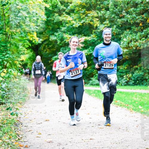 12.10.2025 - Bramfelder Halbmarathon 2025 Dr. Thomas Lammeyer http://msf.ph/oto/9355305 12.10.2025 10:53:19 Laufen 2127, 2125 meine-sportfotos.de