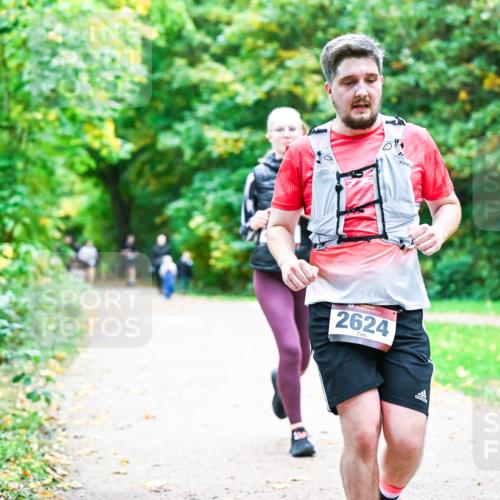 12.10.2025 - Bramfelder Halbmarathon 2025 Dr. Thomas Lammeyer http://msf.ph/oto/9355327 12.10.2025 10:53:23 Laufen 2624 meine-sportfotos.de