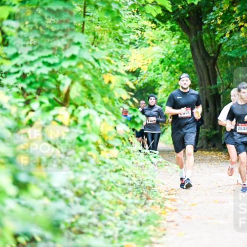 12.10.2025 - Bramfelder Halbmarathon 2025 Dr. Thomas Lammeyer http://msf.ph/oto/9355335 12.10.2025 10:53:29 Laufen 2125, 918, 2848 meine-sportfotos.de