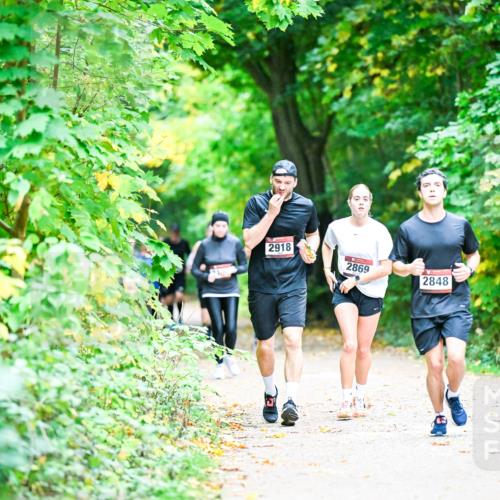 12.10.2025 - Bramfelder Halbmarathon 2025 Dr. Thomas Lammeyer http://msf.ph/oto/9355346 12.10.2025 10:53:31 Laufen 2918, 2869, 2848 meine-sportfotos.de