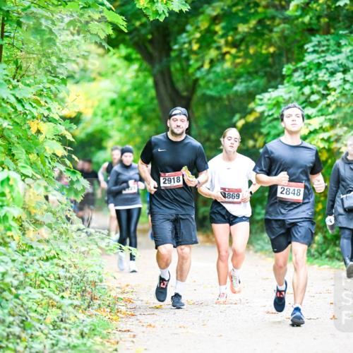 12.10.2025 - Bramfelder Halbmarathon 2025 Dr. Thomas Lammeyer http://msf.ph/oto/9355353 12.10.2025 10:53:32 Laufen 2918, 869, 2848 meine-sportfotos.de