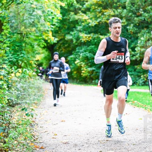 12.10.2025 - Bramfelder Halbmarathon 2025 Dr. Thomas Lammeyer http://msf.ph/oto/9355414 12.10.2025 10:53:42 Laufen 543, 2988 meine-sportfotos.de