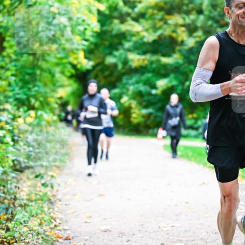 12.10.2025 - Bramfelder Halbmarathon 2025 Dr. Thomas Lammeyer http://msf.ph/oto/9355419 12.10.2025 10:53:43 Laufen 43, 47 meine-sportfotos.de