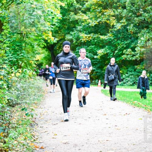 12.10.2025 - Bramfelder Halbmarathon 2025 Dr. Thomas Lammeyer http://msf.ph/oto/9355424 12.10.2025 10:53:44 Laufen 2125, 2174 meine-sportfotos.de