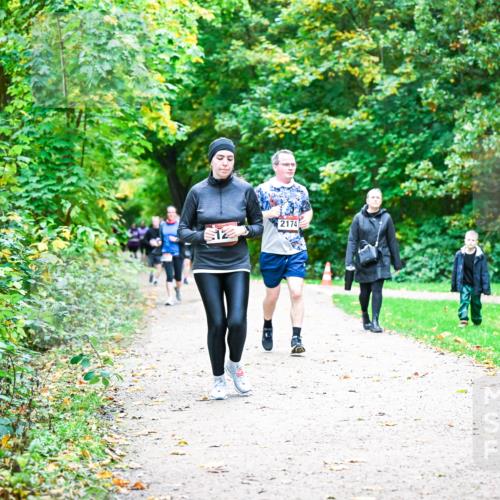 12.10.2025 - Bramfelder Halbmarathon 2025 Dr. Thomas Lammeyer http://msf.ph/oto/9355425 12.10.2025 10:53:44 Laufen 2174 meine-sportfotos.de