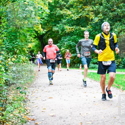 12.10.2025 - Bramfelder Halbmarathon 2025 Dr. Thomas Lammeyer http://msf.ph/oto/9355609 12.10.2025 10:54:16 Laufen 2674, 2675, 2306, 2185, 2874 meine-sportfotos.de
