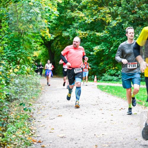 12.10.2025 - Bramfelder Halbmarathon 2025 Dr. Thomas Lammeyer http://msf.ph/oto/9355617 12.10.2025 10:54:17 Laufen 2306, 81375, 2185, 2874 meine-sportfotos.de