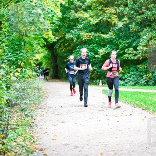 12.10.2025 - Bramfelder Halbmarathon 2025 Dr. Thomas Lammeyer http://msf.ph/oto/9355674 12.10.2025 10:54:28 Laufen 2506, 2101, 2422 meine-sportfotos.de