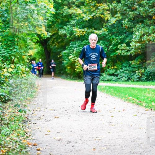 12.10.2025 - Bramfelder Halbmarathon 2025 Dr. Thomas Lammeyer http://msf.ph/oto/9355693 12.10.2025 10:54:32 Laufen 2506 meine-sportfotos.de