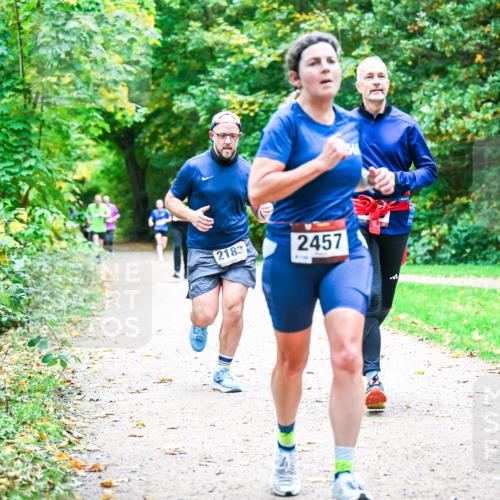 12.10.2025 - Bramfelder Halbmarathon 2025 Dr. Thomas Lammeyer http://msf.ph/oto/9355741 12.10.2025 10:54:42 Laufen 2183, 2457 meine-sportfotos.de
