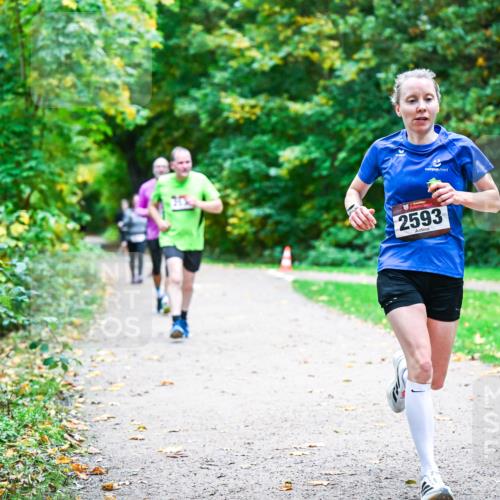 12.10.2025 - Bramfelder Halbmarathon 2025 Dr. Thomas Lammeyer http://msf.ph/oto/9355790 12.10.2025 10:54:51 Laufen 2593 meine-sportfotos.de