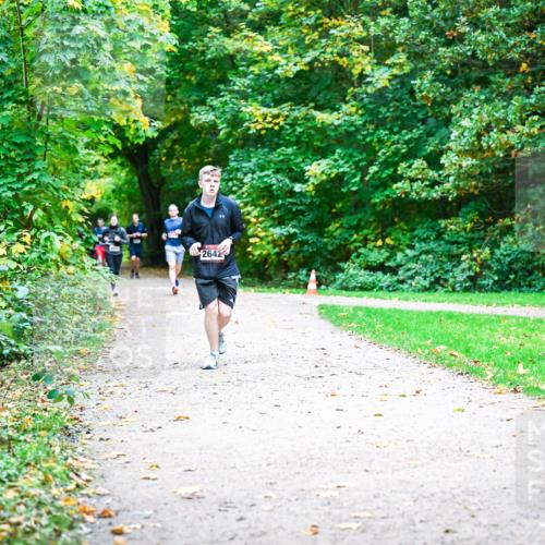 12.10.2025 - Bramfelder Halbmarathon 2025 Dr. Thomas Lammeyer http://msf.ph/oto/9355849 12.10.2025 10:55:01 Laufen 26, 2642 meine-sportfotos.de