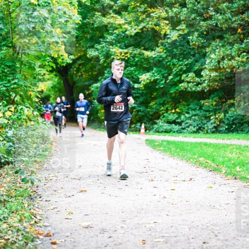 12.10.2025 - Bramfelder Halbmarathon 2025 Dr. Thomas Lammeyer http://msf.ph/oto/9355856 12.10.2025 10:55:02 Laufen 2642 meine-sportfotos.de