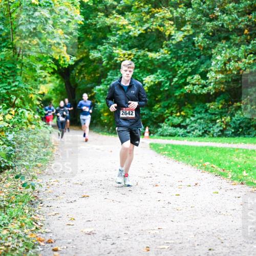 12.10.2025 - Bramfelder Halbmarathon 2025 Dr. Thomas Lammeyer http://msf.ph/oto/9355858 12.10.2025 10:55:02 Laufen 2642 meine-sportfotos.de